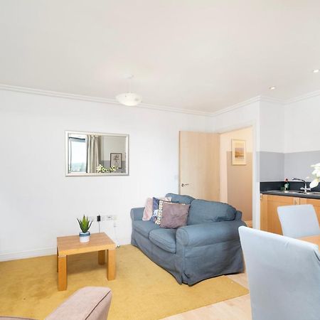 Апартаменты Cosy Flat Right Opp Tube Station Лондон Экстерьер фото